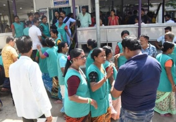 IGM Hospital Chaos: Sanitation Workers Clash with New Contractors IGM Hospital Chaos: Sanitation Workers Clash with New Contractors